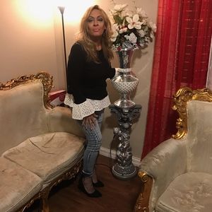 Meet your Posher, Iris